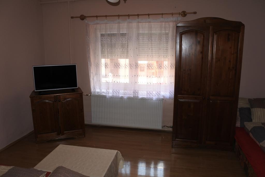 Kisasszony Apartmán